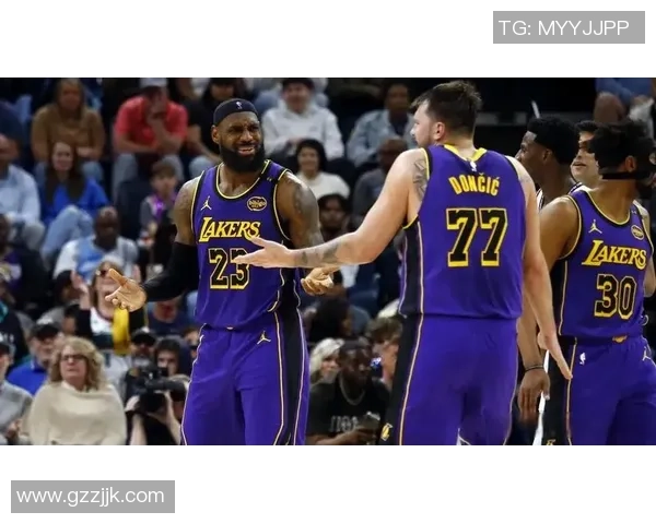 湖人对决火箭常规赛精彩回顾与赛后分析全景展现 湖人对决火箭常规赛精彩回顾与赛后分析全景展现